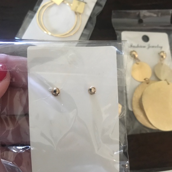 Gold Earrings- 9 pairs, ONE PRICE - Picture 7 of 13